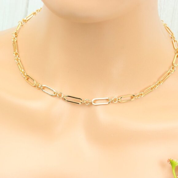 "Minimalist & Elegant Necklace Chain – Perfect for Women & Girls | UNVRC1531 - Picture 4 of 10